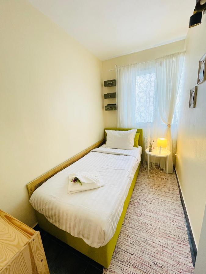 Perfect Place To Stay Self Check In-24H-Netflix-Wifi Resita Exterior foto